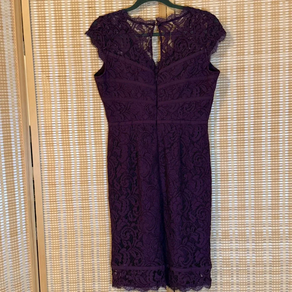 Adrianna Papell Purple Lace Sheath‎ Dress Cap Sleeve V-Neck Cocktail Size 6